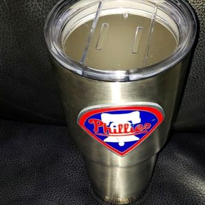 BNWT Phillies 20 oz insulated cup, MISSING SLIDER CLOSURE CAP..SEE LAST PIC